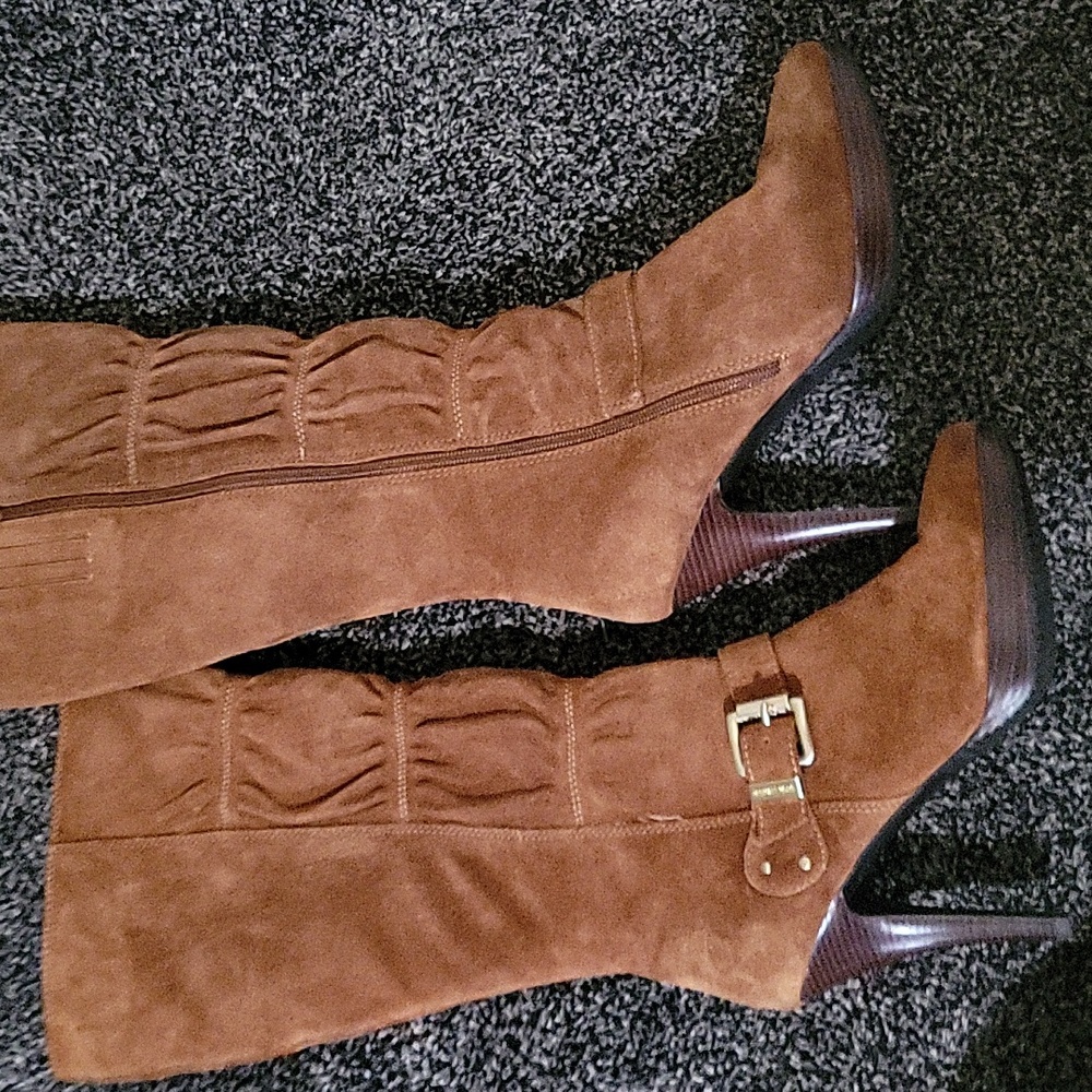 Michael Kors knee high suede toffee colored boots - Picture 3 of 12